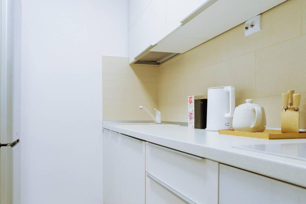 Elegant Vibes Apartment Next To Obor Market Bucarest Esterno foto
