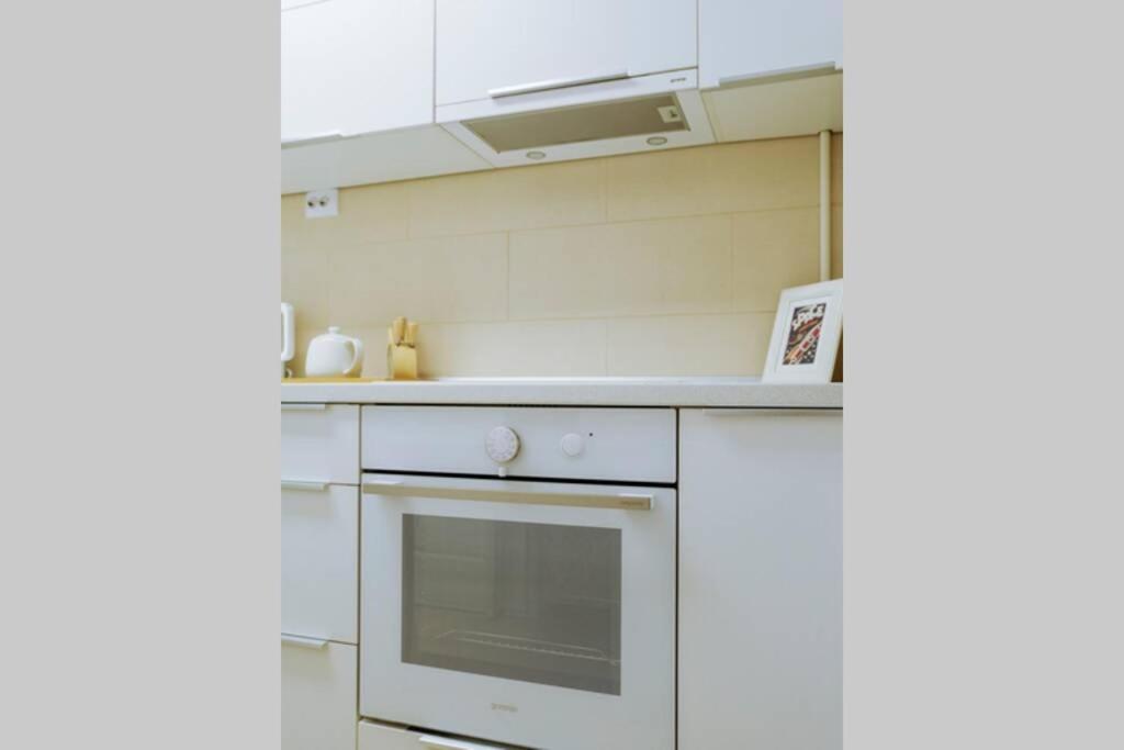 Elegant Vibes Apartment Next To Obor Market Bucarest Esterno foto