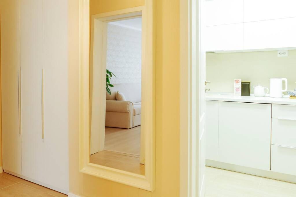 Elegant Vibes Apartment Next To Obor Market Bucarest Esterno foto