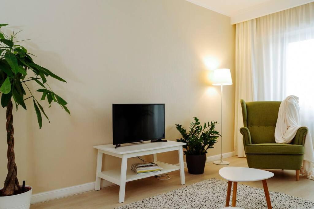 Elegant Vibes Apartment Next To Obor Market Bucarest Esterno foto