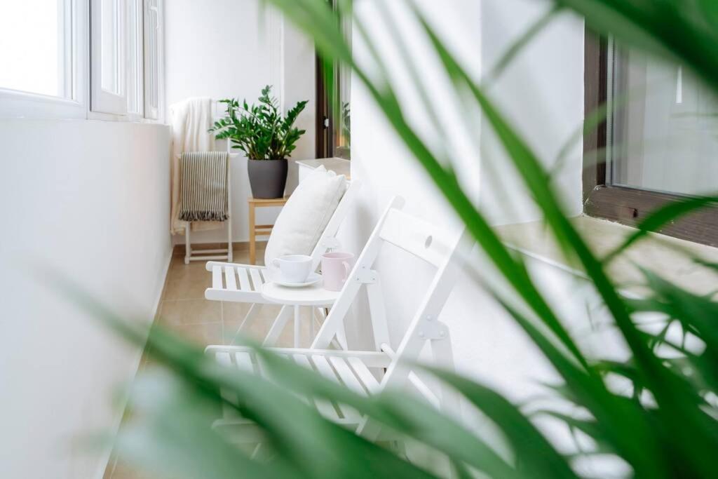 Elegant Vibes Apartment Next To Obor Market Bucarest Esterno foto
