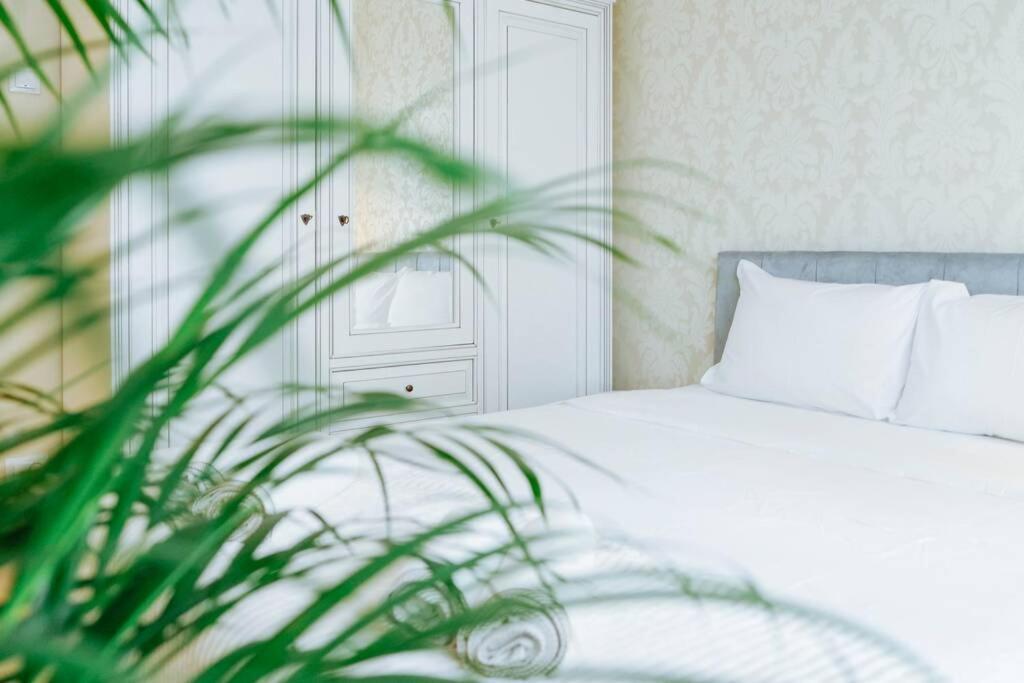 Elegant Vibes Apartment Next To Obor Market Bucarest Esterno foto